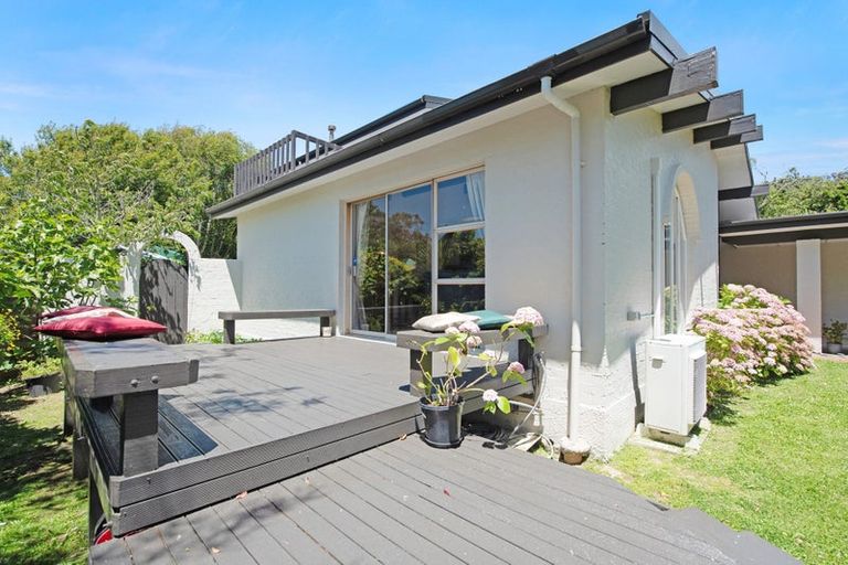 Photo of property in 35 Halswater Drive, Churton Park, Wellington, 6037