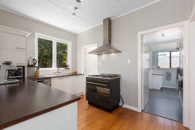 Photo of property in 19 Main Road, Titahi Bay, Porirua, 5022