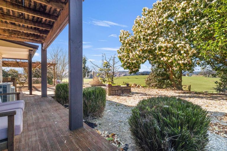 Photo of property in 162 White Road, Hunua, Papakura, 2583