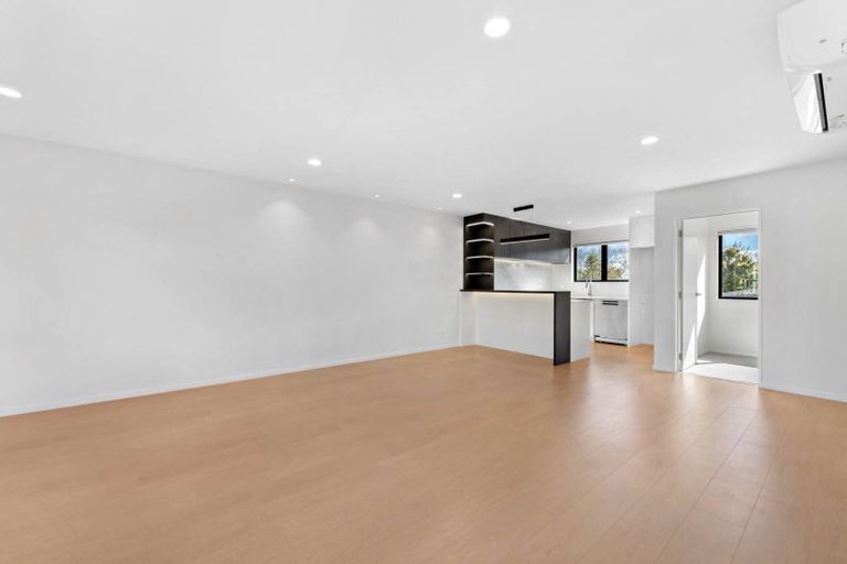 Photo of property in 11c Bowman Road, Forrest Hill, Auckland, 0620