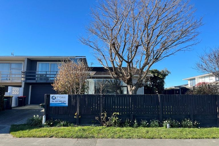 Photo of property in 2/60 Cheyenne Street, Sockburn, Christchurch, 8042