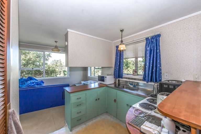 Photo of property in 27 Rimu Road, Stanmore Bay, Whangaparaoa, 0932