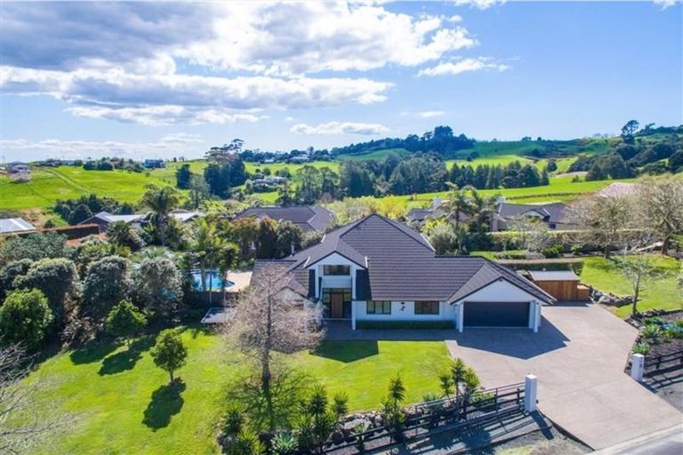 Photo of property in 20 Regis Lane, Flat Bush, Auckland, 2019