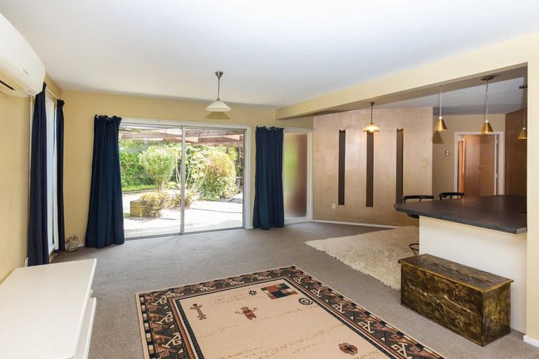 Photo of property in 36 Warren Crescent, Hillmorton, Christchurch, 8025