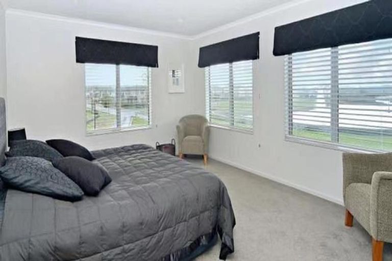 Photo of property in 11 Fountain Avenue, Karaka, Papakura, 2113