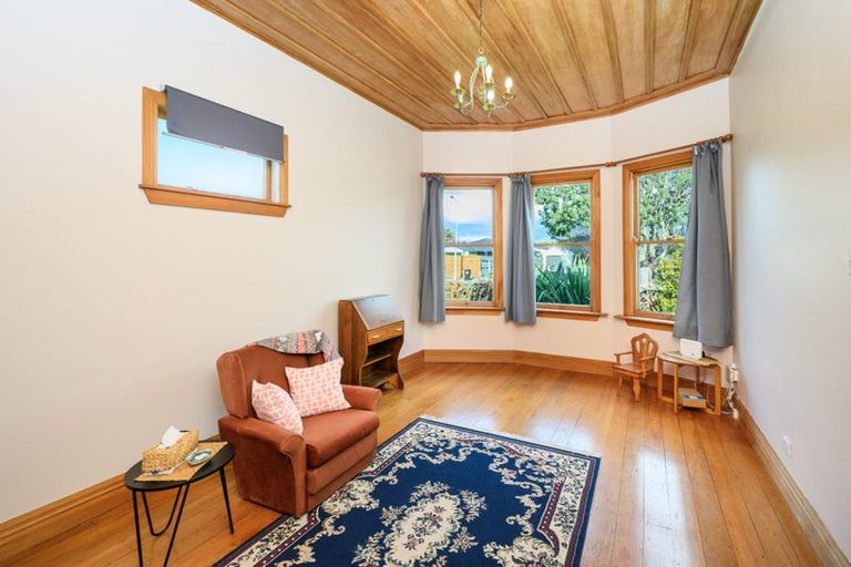 Photo of property in 17 Douglas Street, West End, Palmerston North, 4412