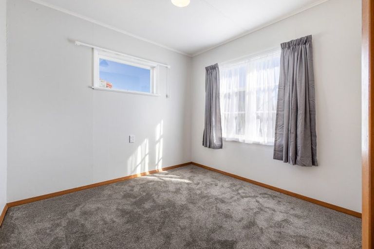 Photo of property in 11 Bartholomew Road, Levin, 5510