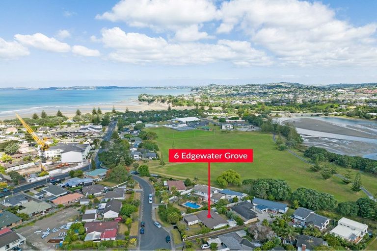Photo of property in 6 Edgewater Grove, Orewa, 0931