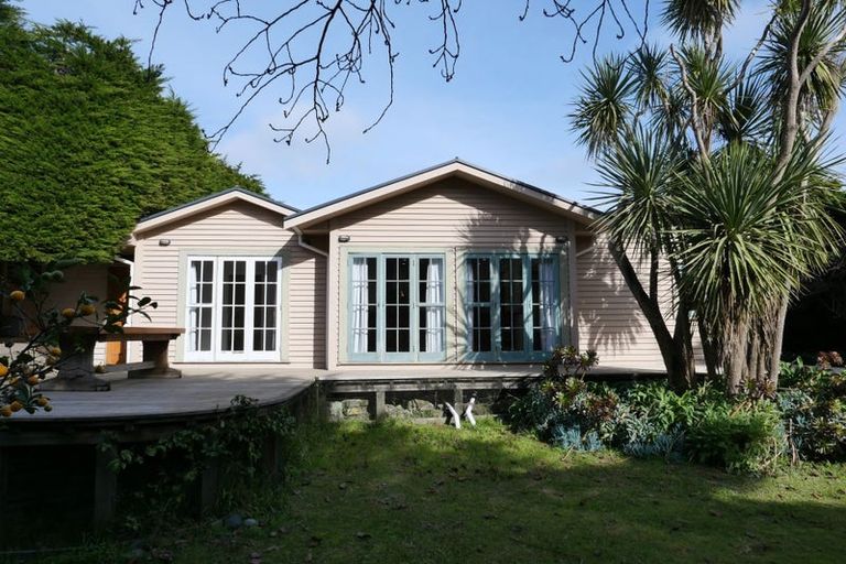 Photo of property in 3 Hemara Street, Waikanae Beach, Waikanae, 5036