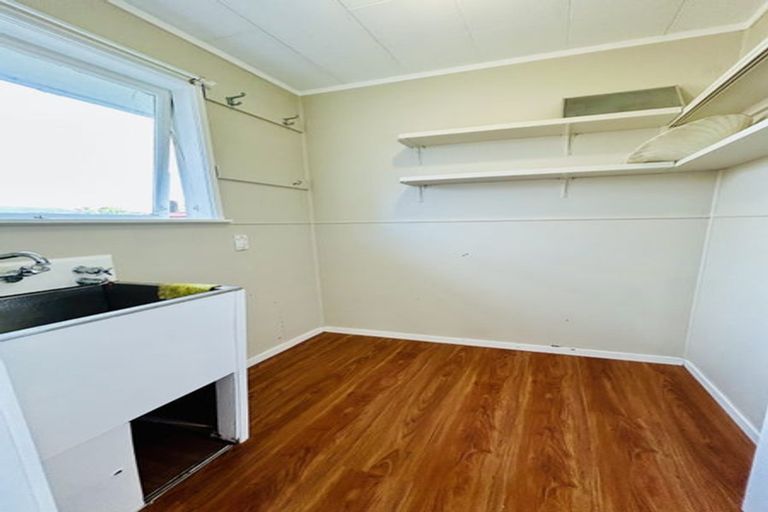 Photo of property in 20 Newland Grove, Henderson, Auckland, 0610