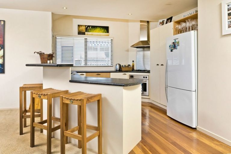 Photo of property in 2/17 Sartors Avenue, Northcross, Auckland, 0630