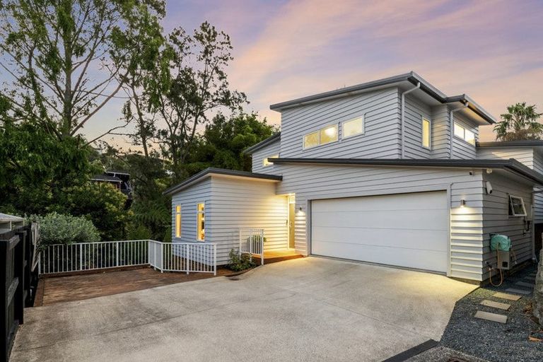 Photo of property in 92a Beach Road, Castor Bay, Auckland, 0620