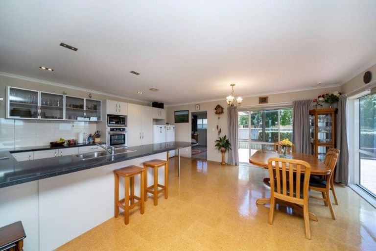 Photo of property in 303 Glover Road, Hawera, 4675