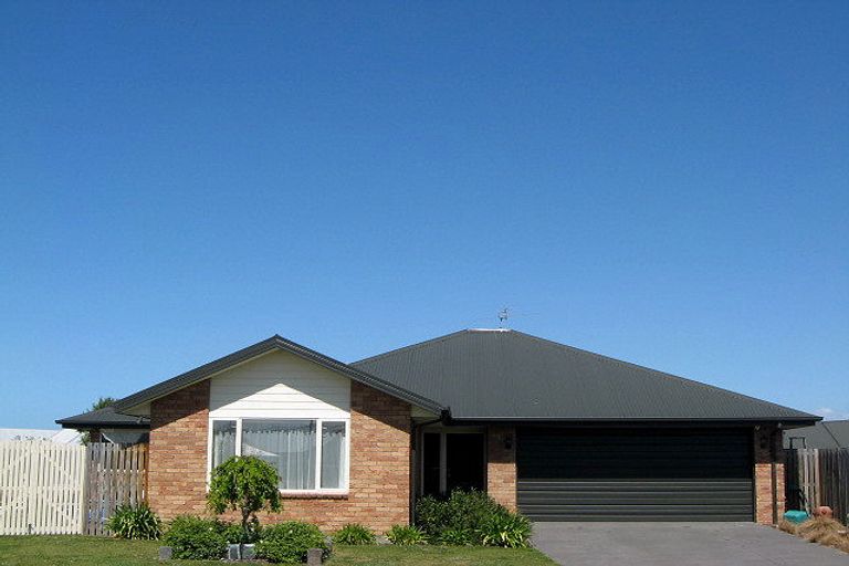 Photo of property in 29 Coolspring Way, Redwood, Christchurch, 8051