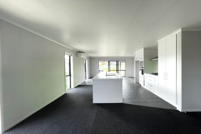 Photo of property in 15 Shortland Street, Wainoni, Christchurch, 8061