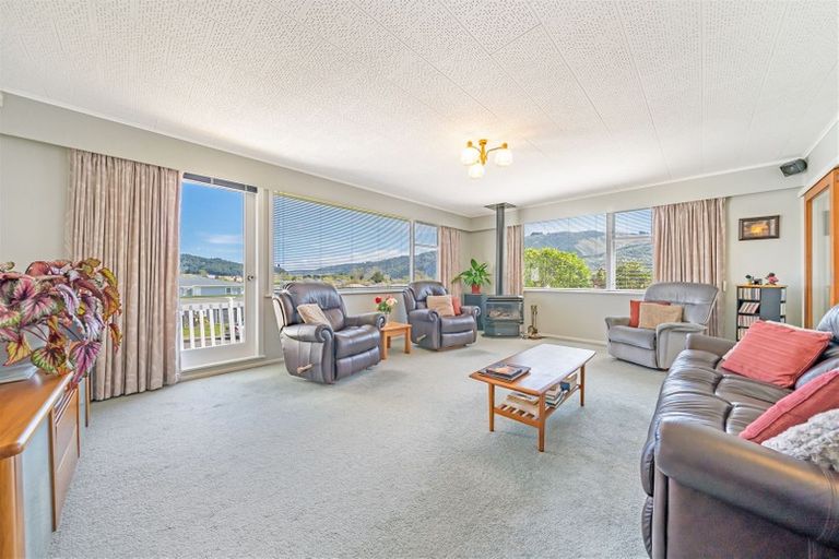 Photo of property in 5 Kukupa Grove, Heretaunga, Upper Hutt, 5018