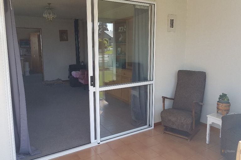 Photo of property in 19 Timaru Road, Waimate, 7924