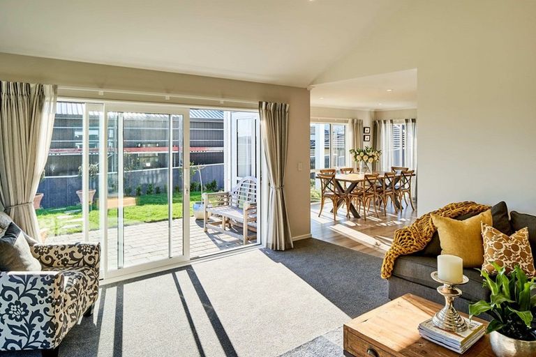 Photo of property in 28 Margaret Shields Avenue, Aotea, Porirua, 5024