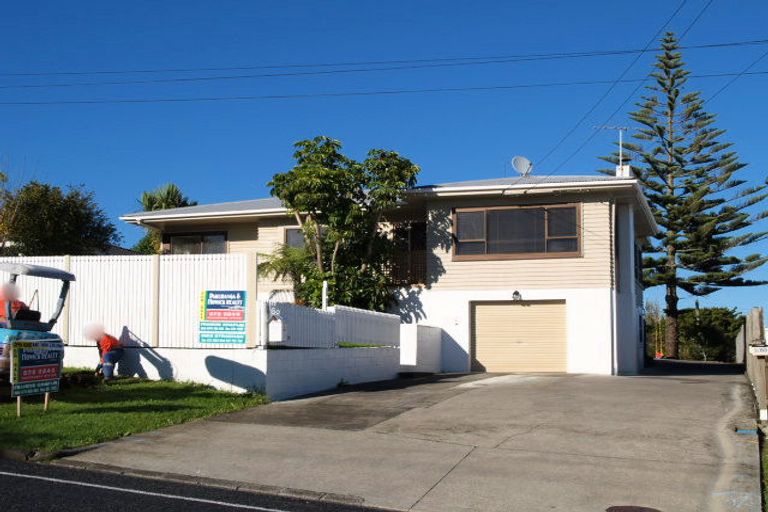 Photo of property in 2/60 Rodney Street, Howick, Auckland, 2014