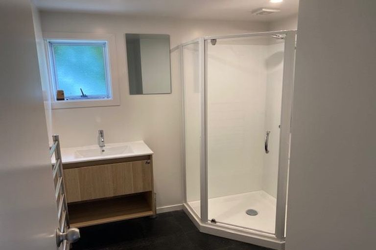 Photo of property in 2 Bartley Street, Northcote Point, Auckland, 0627