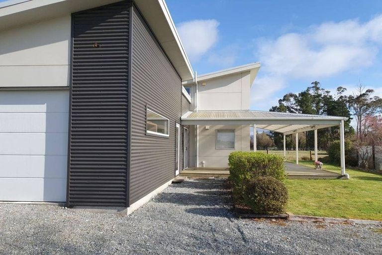 Photo of property in 8 Upper Kokatahi Road, Kokatahi, Hokitika, 7881