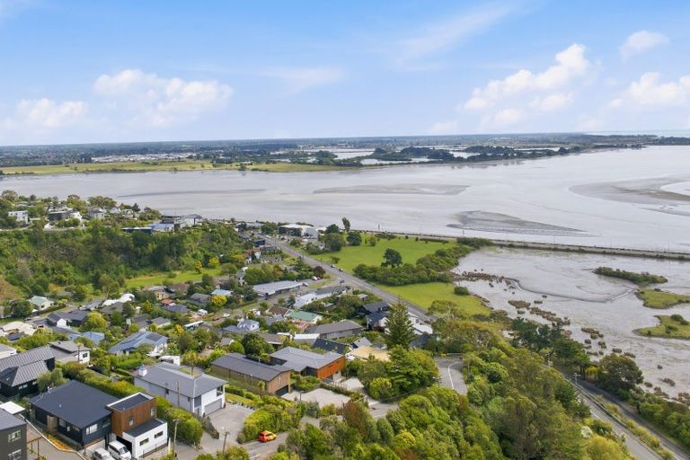 Photo of property in 20 Maffeys Road, Mount Pleasant, Christchurch, 8081