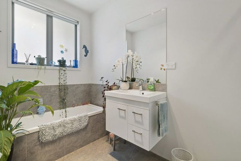 Photo of property in 228 Ballintoy Park Drive, Welcome Bay, Tauranga, 3175