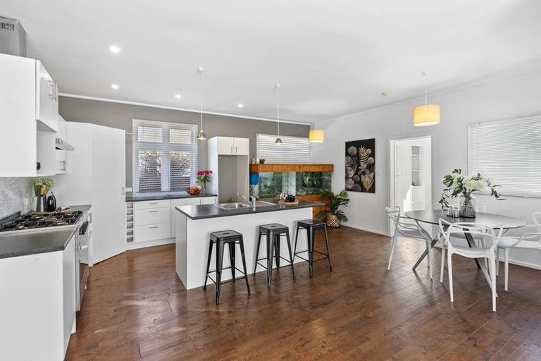 Photo of property in 9 Plunket Avenue, Petone, Lower Hutt, 5012