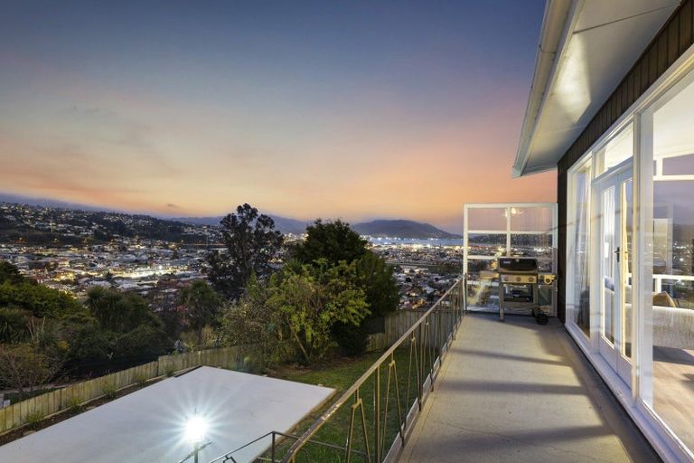 Photo of property in 77 Easther Crescent, Kew, Dunedin, 9012