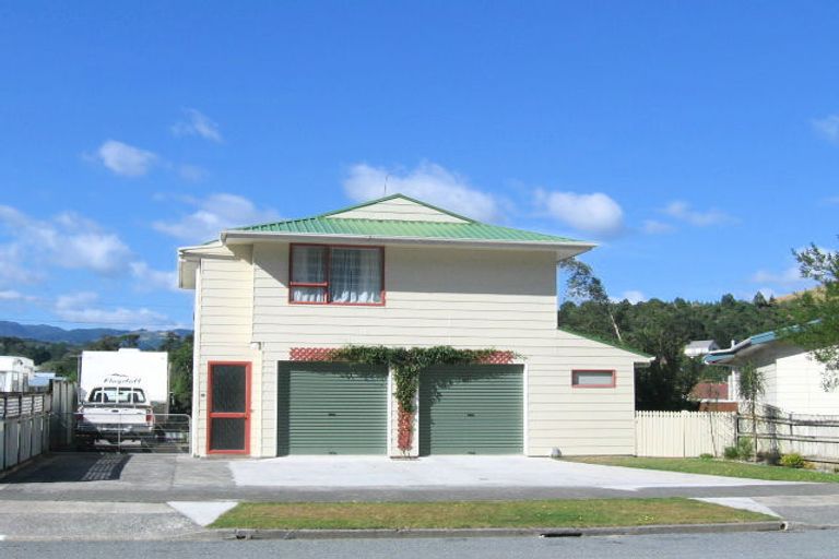 Photo of property in 90 Gillespies Road, Birchville, Upper Hutt, 5018
