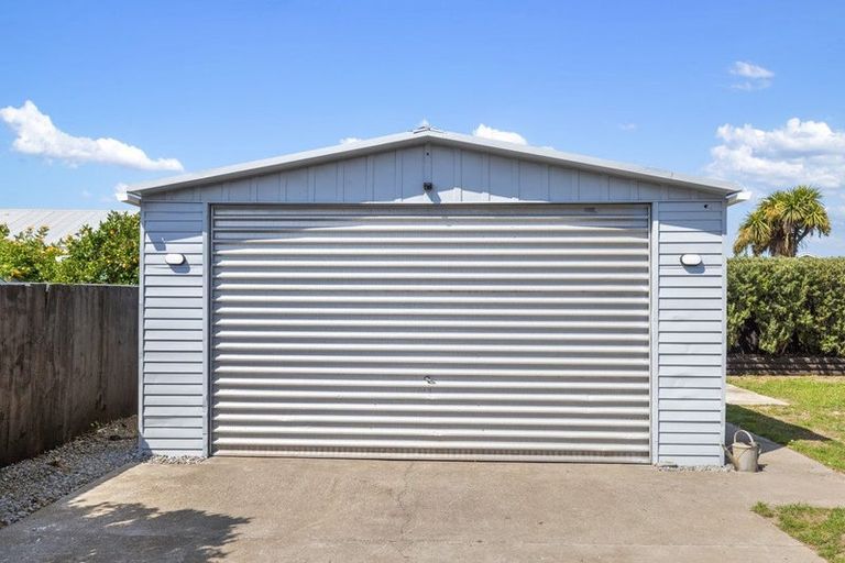 Photo of property in 112 Effingham Street, North New Brighton, Christchurch, 8083