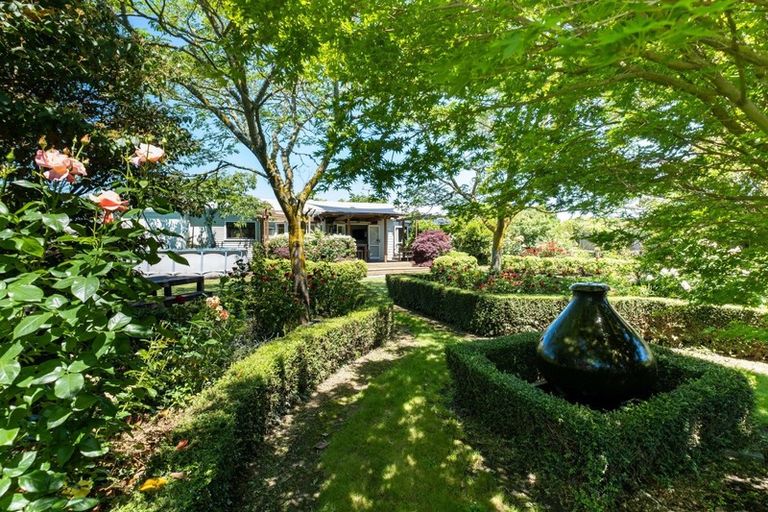 Photo of property in 95 Saint Georges Road, Karamu, Hastings, 4172