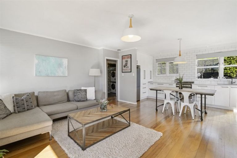 Photo of property in 3 Catrina Avenue, Birkenhead, Auckland, 0626