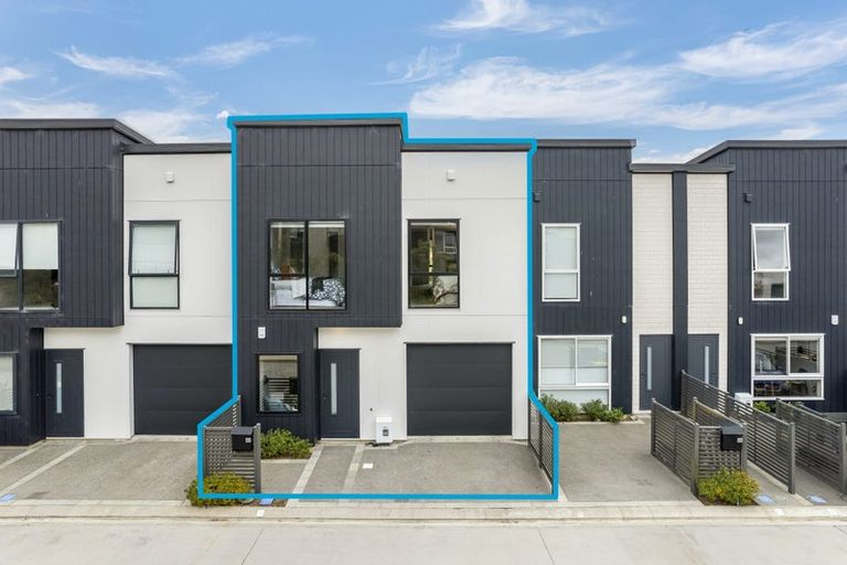 Photo of property in 40 Koreke Close, Kenepuru, Porirua, 5022