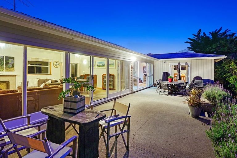 Photo of property in 29 Hona Street, Waikanae Beach, Waikanae, 5036