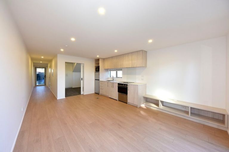 Photo of property in 2/62 Bowhill Road, New Brighton, Christchurch, 8083