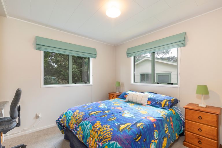 Photo of property in 19 Birds Beach Road, Tapora, 0977