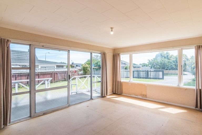 Photo of property in 8 Tawa Street, Waikanae, 5036