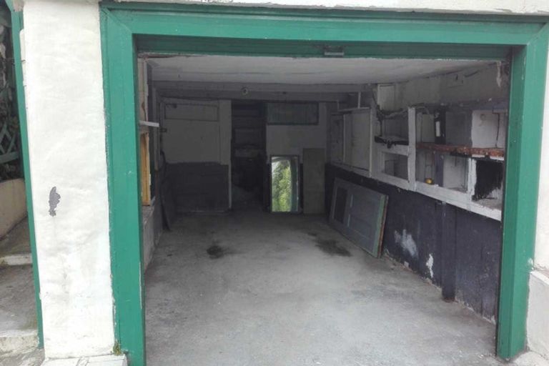 Photo of property in 71 Majoribanks Street, Mount Victoria, Wellington, 6011