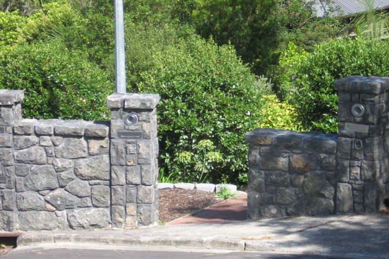 Photo of property in 12 Peregrine Place, Birkenhead, Auckland, 0626