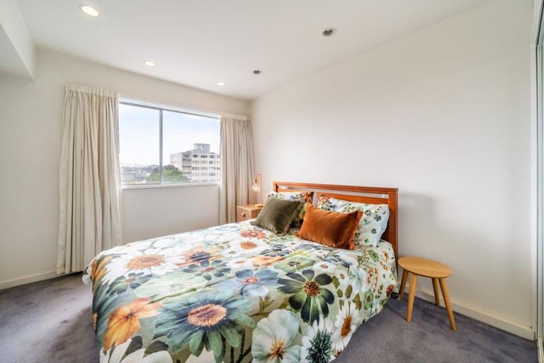 Photo of property in Grosvenor Flats, 19 Cottleville Terrace, Thorndon, Wellington, 6011