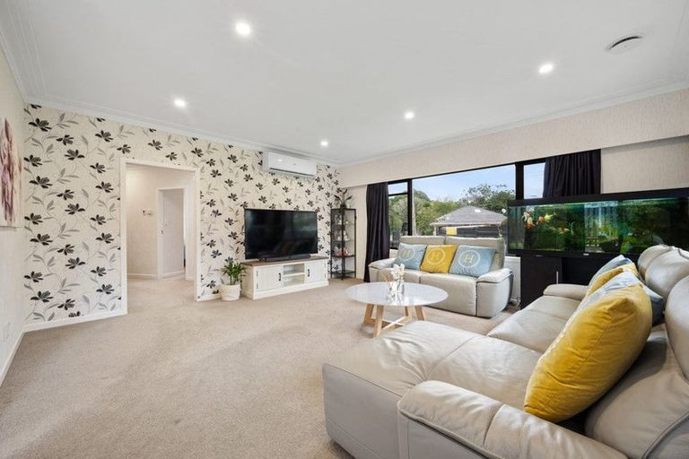 Photo of property in 37 Parkhill Road, Mellons Bay, Auckland, 2014