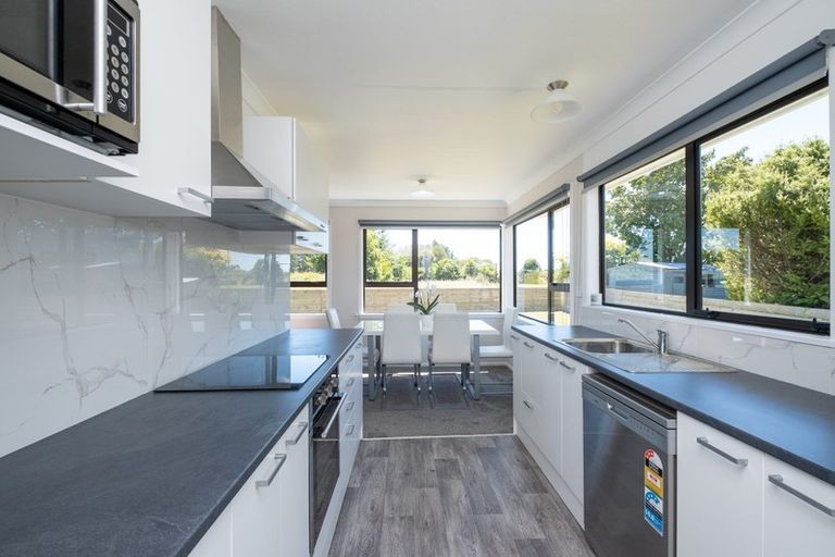 Photo of property in 15 Montjoy Street, Stratford, 4332