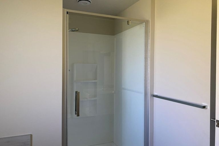 Photo of property in 21 Paritutu Road, Spotswood, New Plymouth, 4310