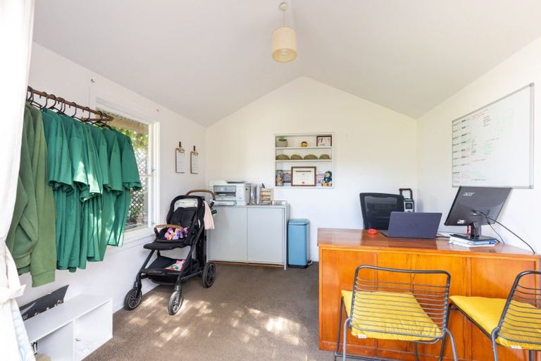 Photo of property in 17 Kowhai Street, Strandon, New Plymouth, 4312