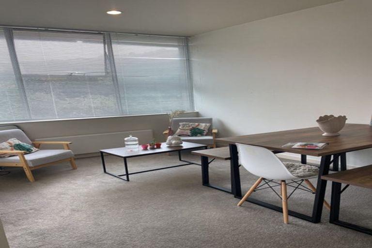 Photo of property in Terrace Tower Apartments, 9e/126 The Terrace, Wellington Central, Wellington, 6011