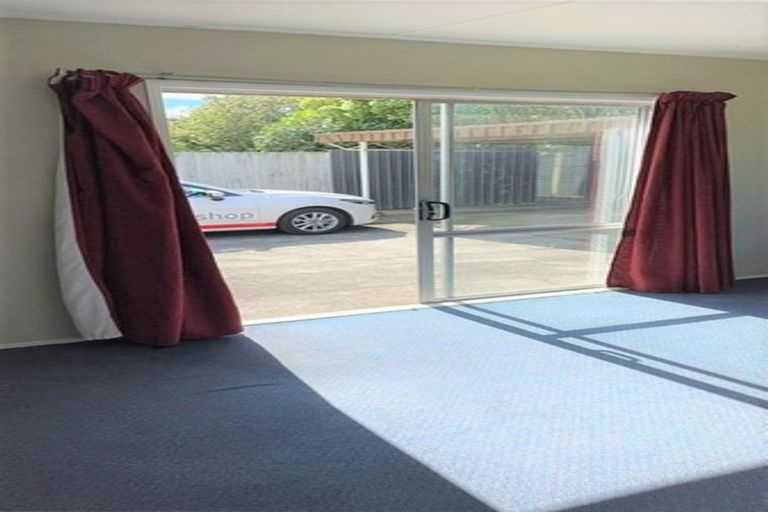 Photo of property in 12 Naumai Place, Spotswood, New Plymouth, 4310