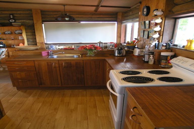 Photo of property in 169 Howard Road, Orere Point, Papakura, 2585