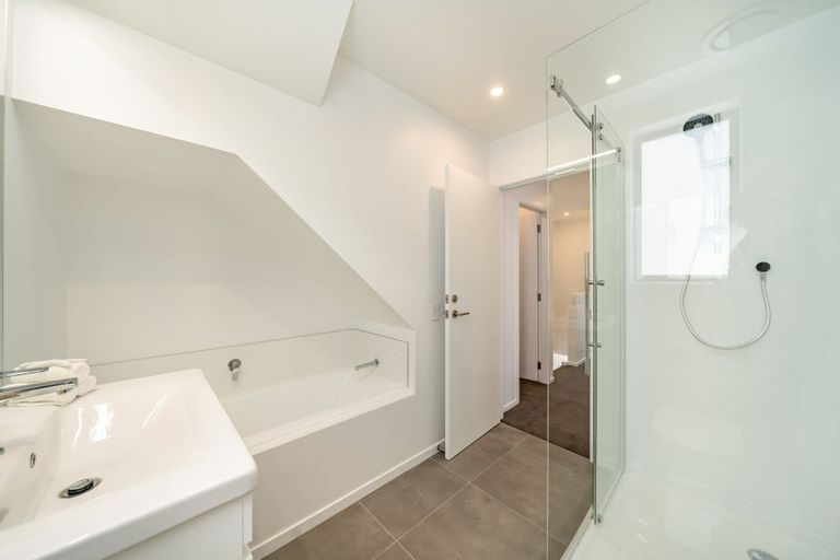 Photo of property in 5 Garfield Street, Brooklyn, Wellington, 6021