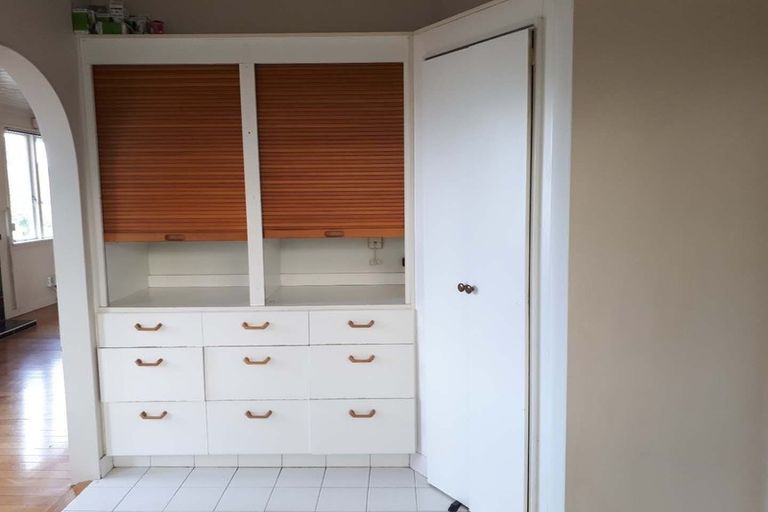 Photo of property in 11 Preston Avenue, Henderson, Auckland, 0610